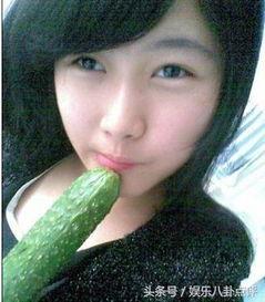 女生说吃瓜是什么意思怎么回答,“吃瓜”一词在女生间的流行含义